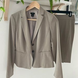 Ann Taylor Suit coat and Pencil Skirt. Tan.